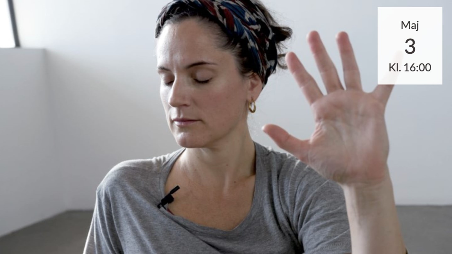 Roligt yoga flow for arme og skuldre