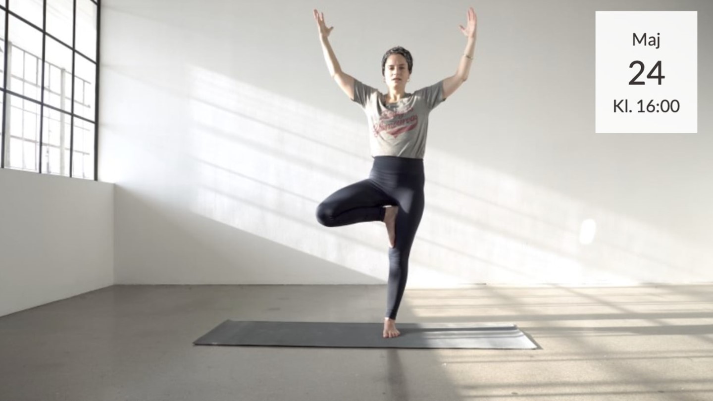 Roligt yoga flow for balancen