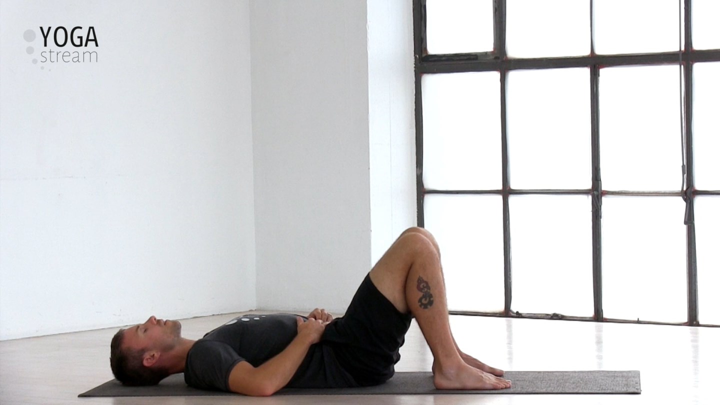 Liggende Pranayama: Forbind dig til dit ndedrt